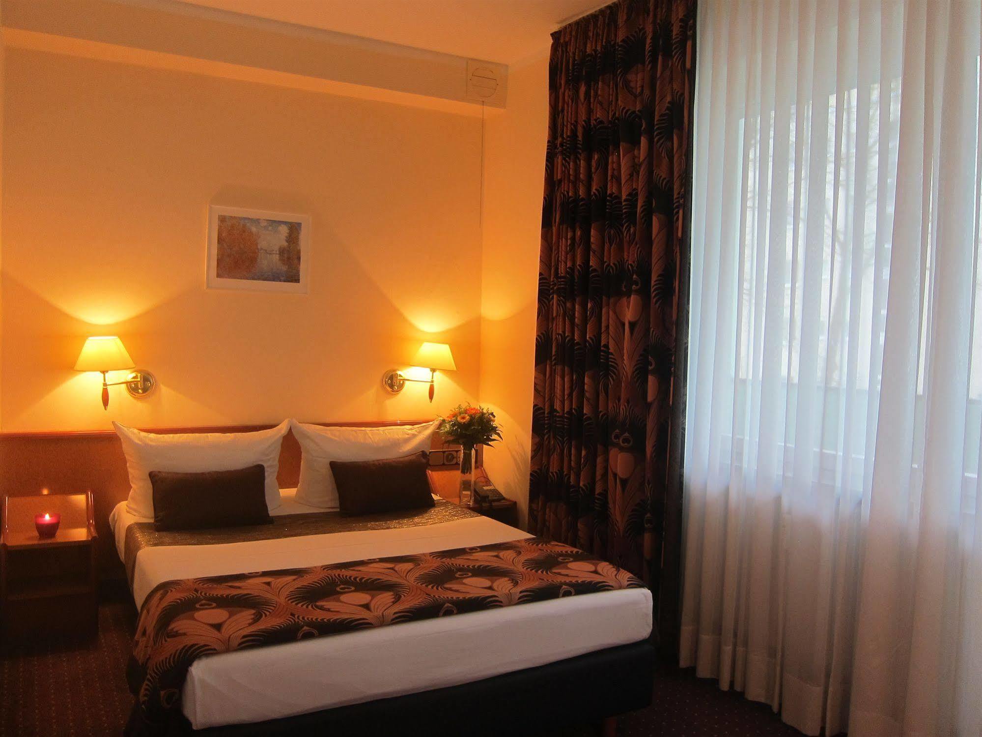 Hotel Atrium Берлин Экстерьер фото