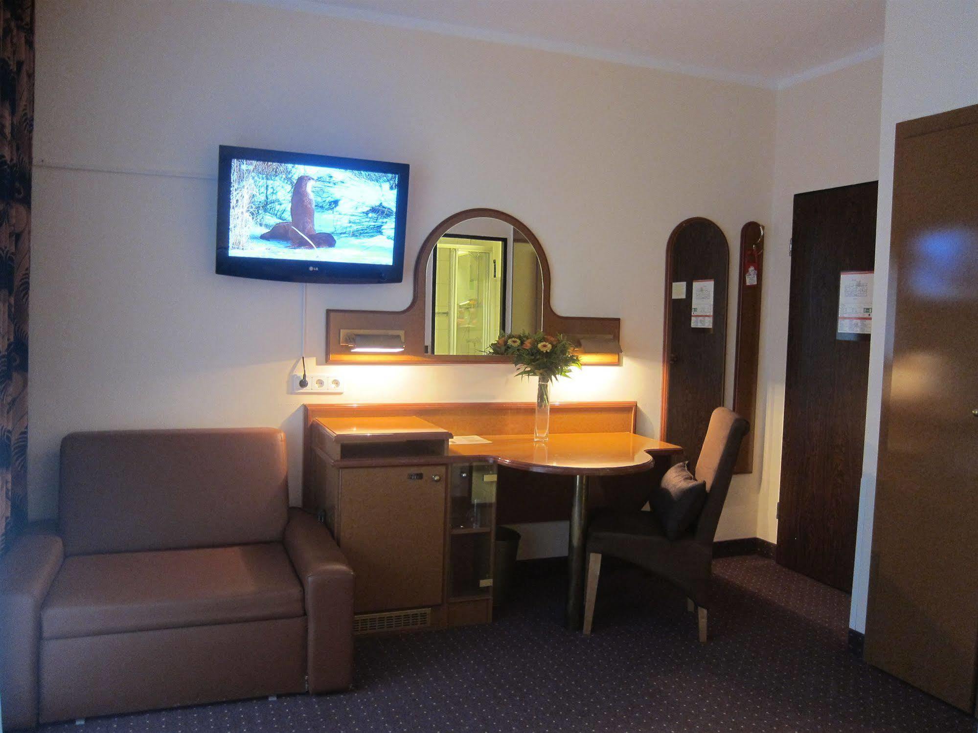 Hotel Atrium Берлин Экстерьер фото